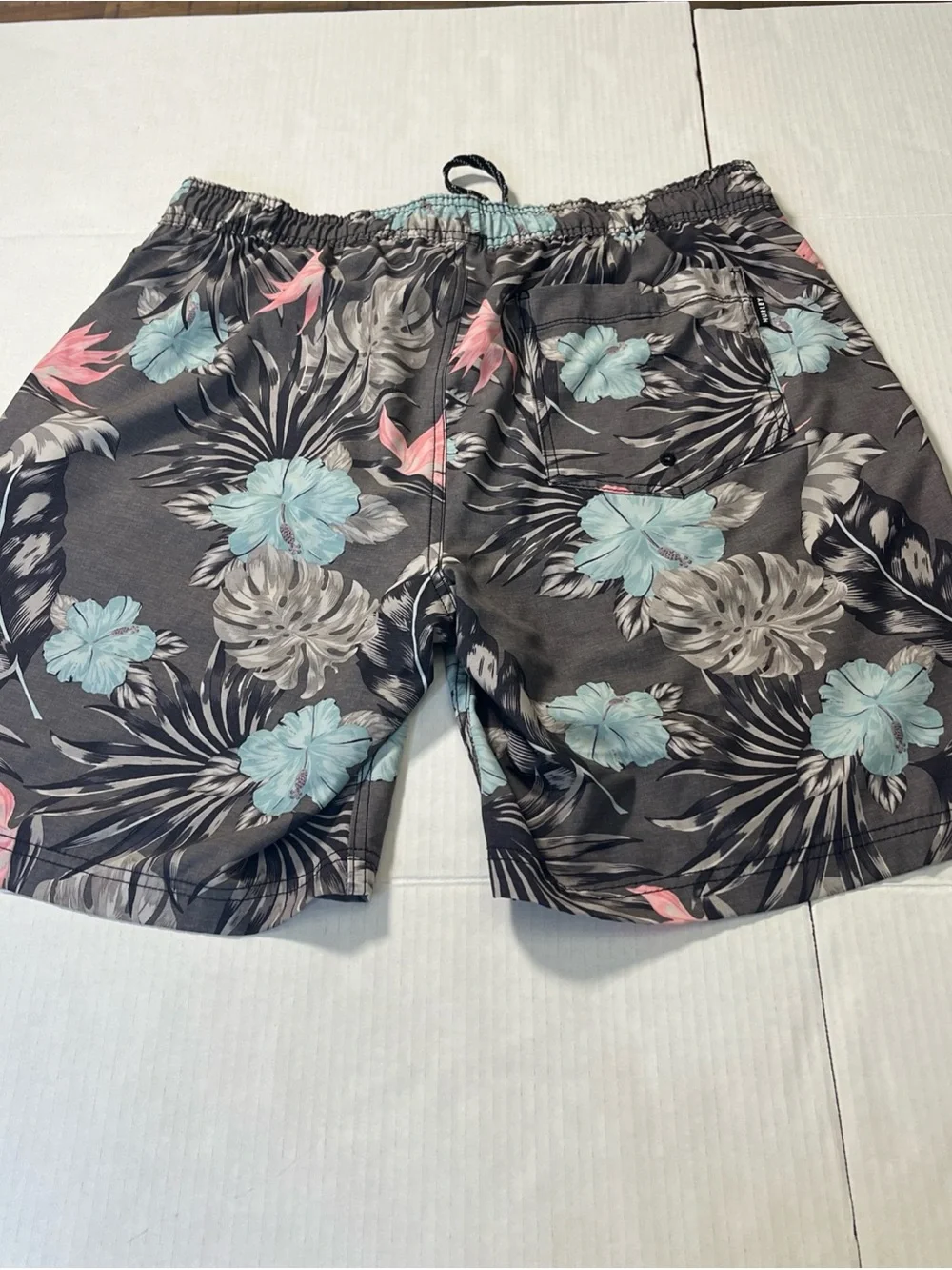 Hurley Volley Swim Trunks Mens Extra Large Hawaiian Leaves Compression